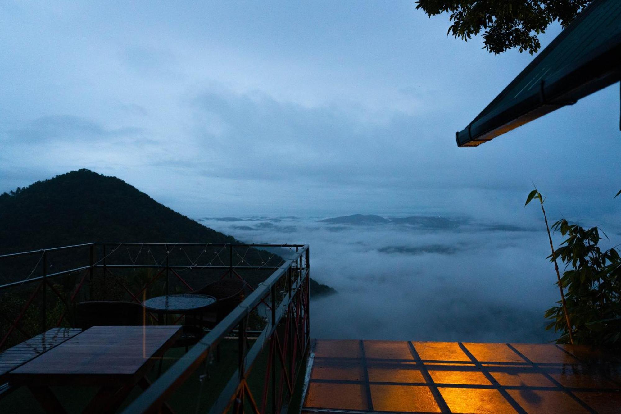 Mount Stratus Resort Vayalada Balussery Exterior foto