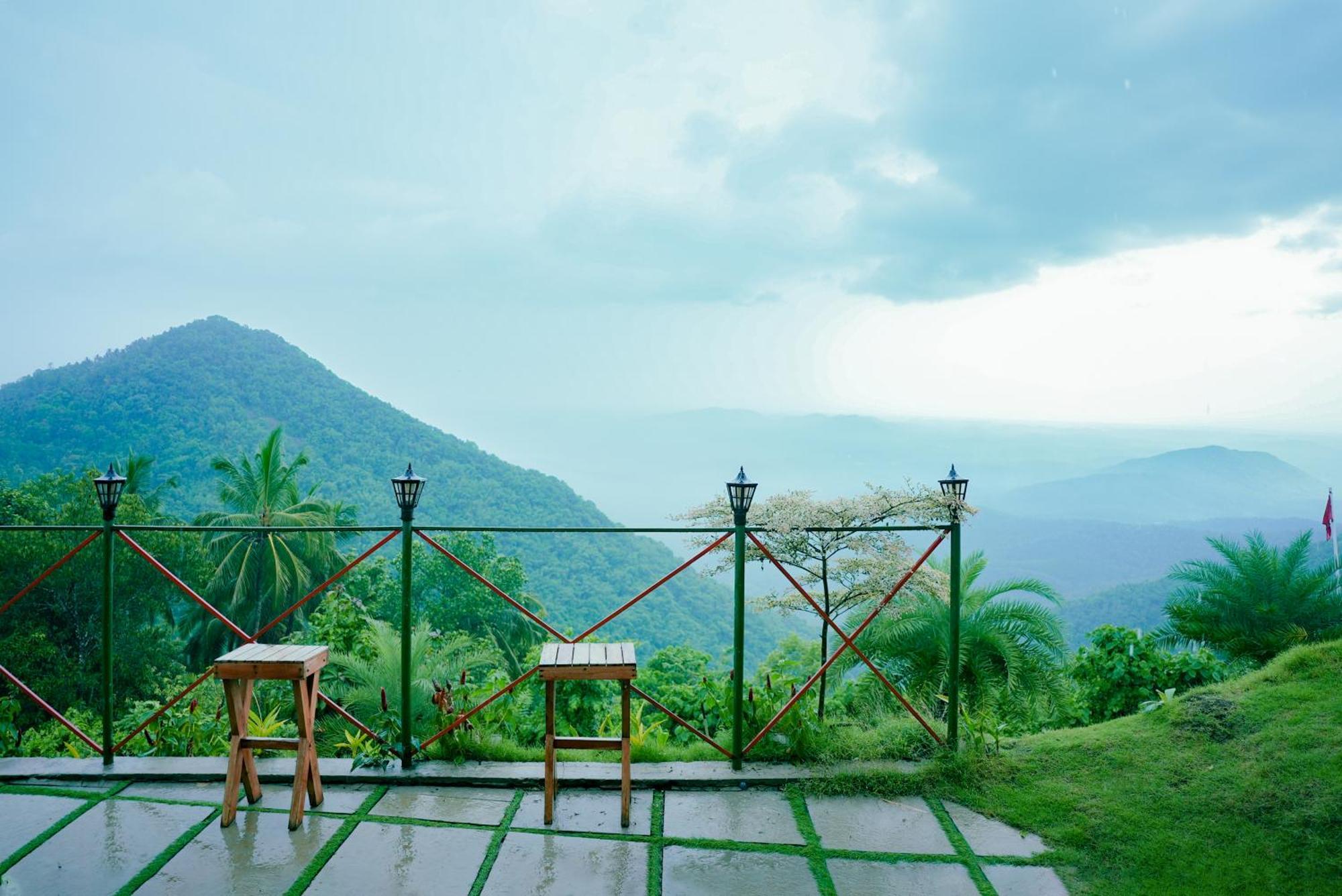 Mount Stratus Resort Vayalada Balussery Exterior foto